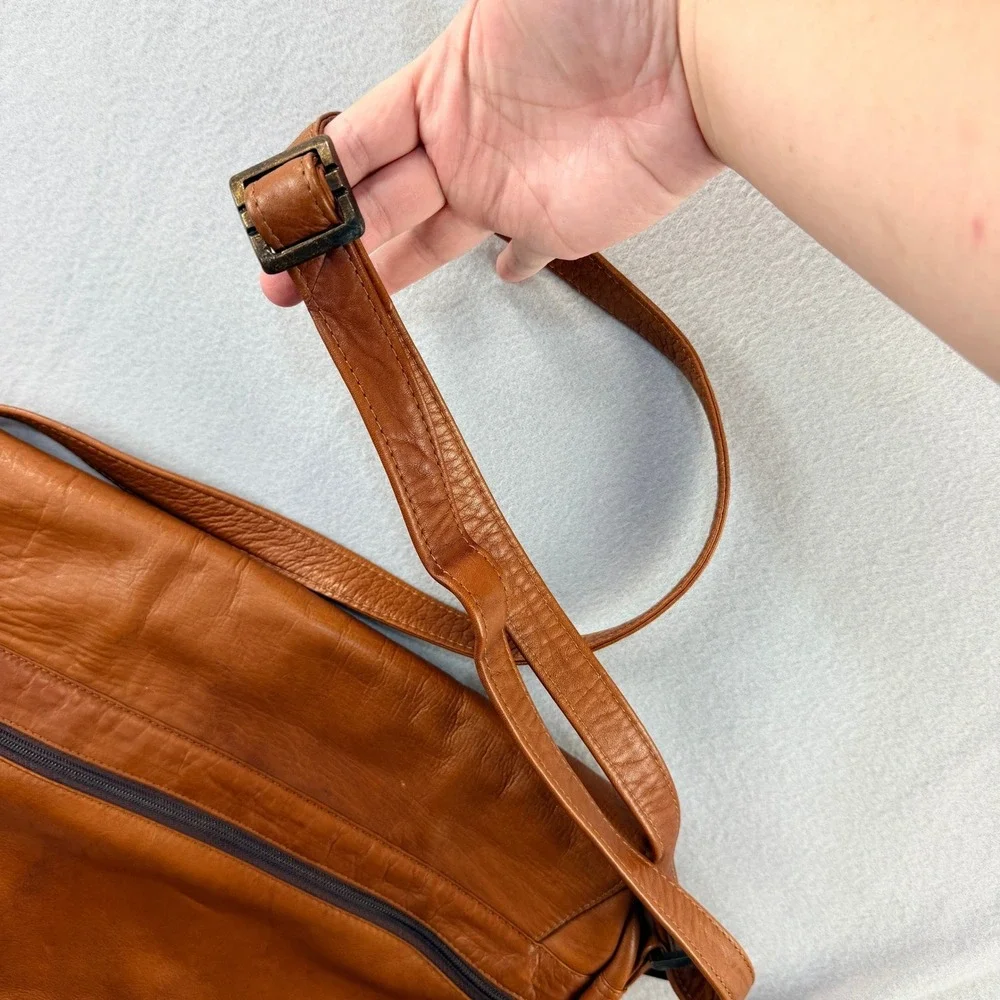 Vintage Gonari Colombia Tan Leather Messenger Bag Crossbody Satchel 15x11